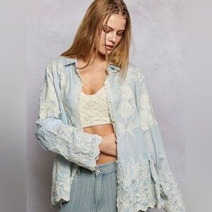 POL One Size Light Blue Floral Lace Shirt